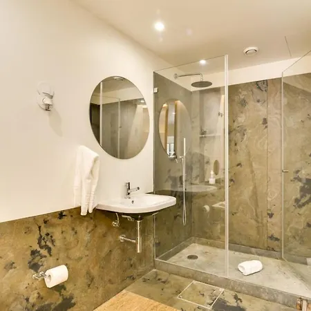 Apartment New With Easy Access In Traditional Area *