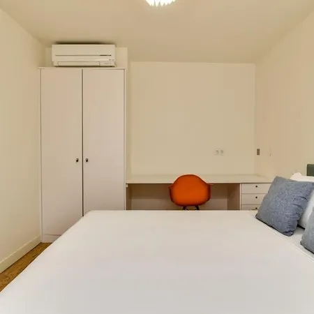 New With Easy Access In Traditional Area * Lisbon